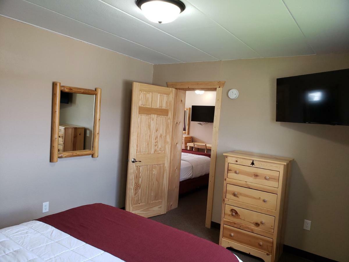 Woodside Dells Hotel & Suites Wisconsin Dells Exteriör bild